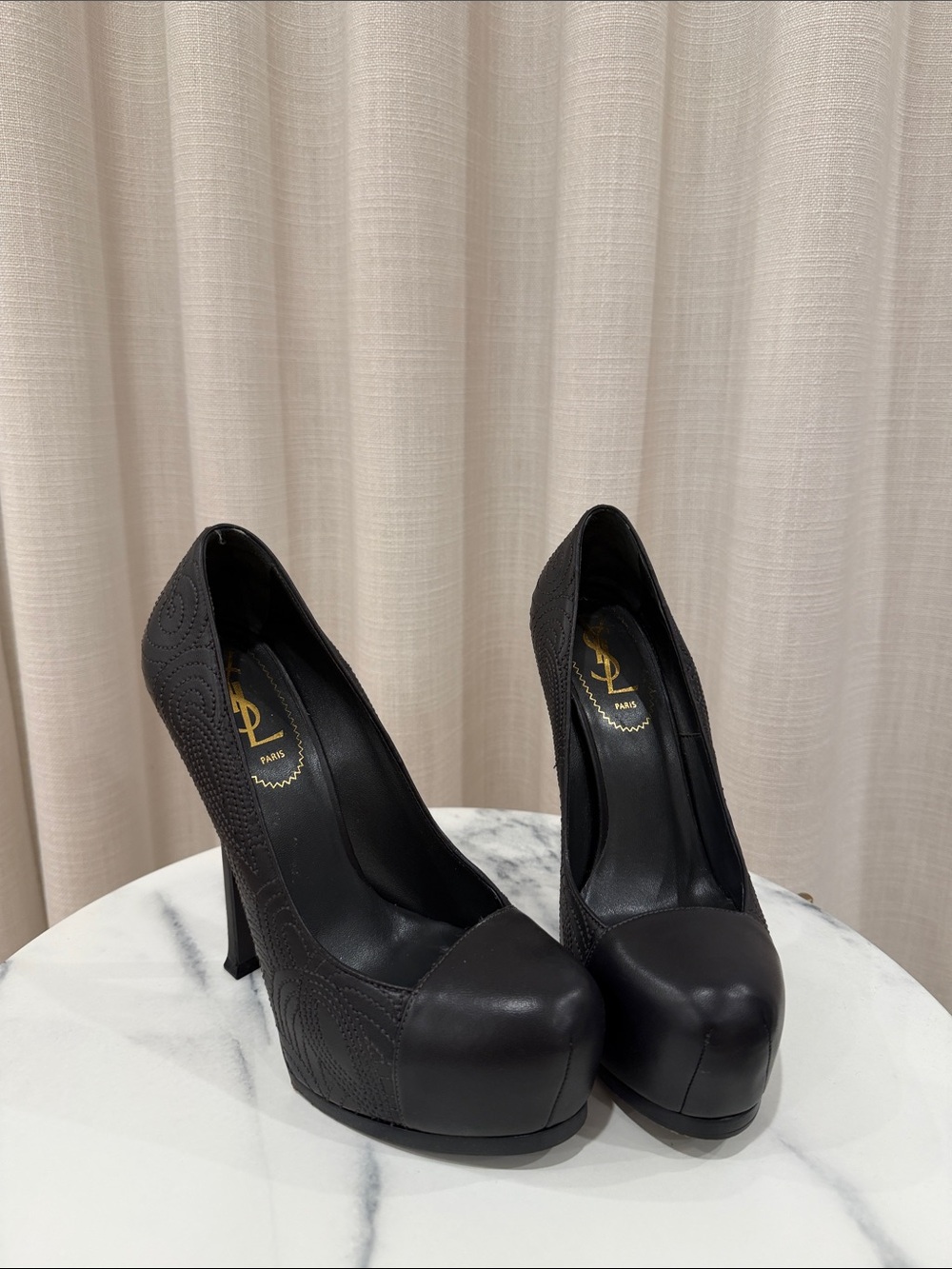 Saint Laurent Tribtoo 105 Leather Platform Pumps with Textured Sides